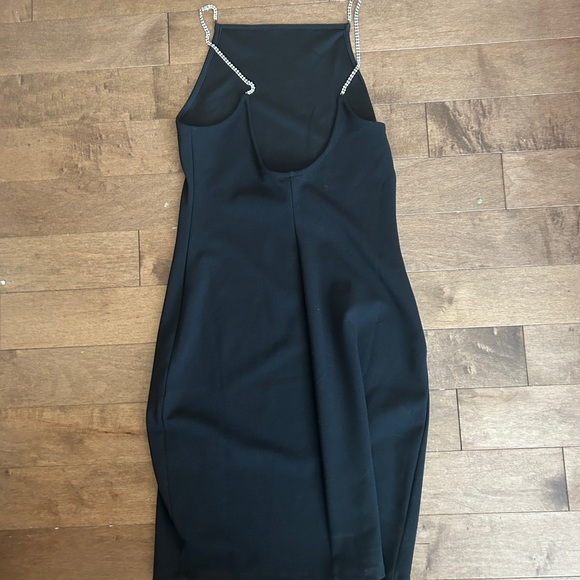 Black dress perfect for new years. - Picture 2 of 2